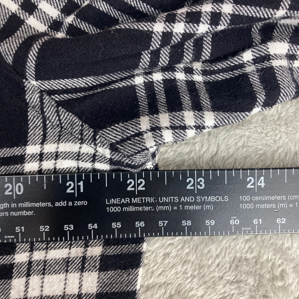 GAP Women's Black White Plaid Long Sleeve Button Up Flannel Shirt Size Large‎ - Picture 5 of 9